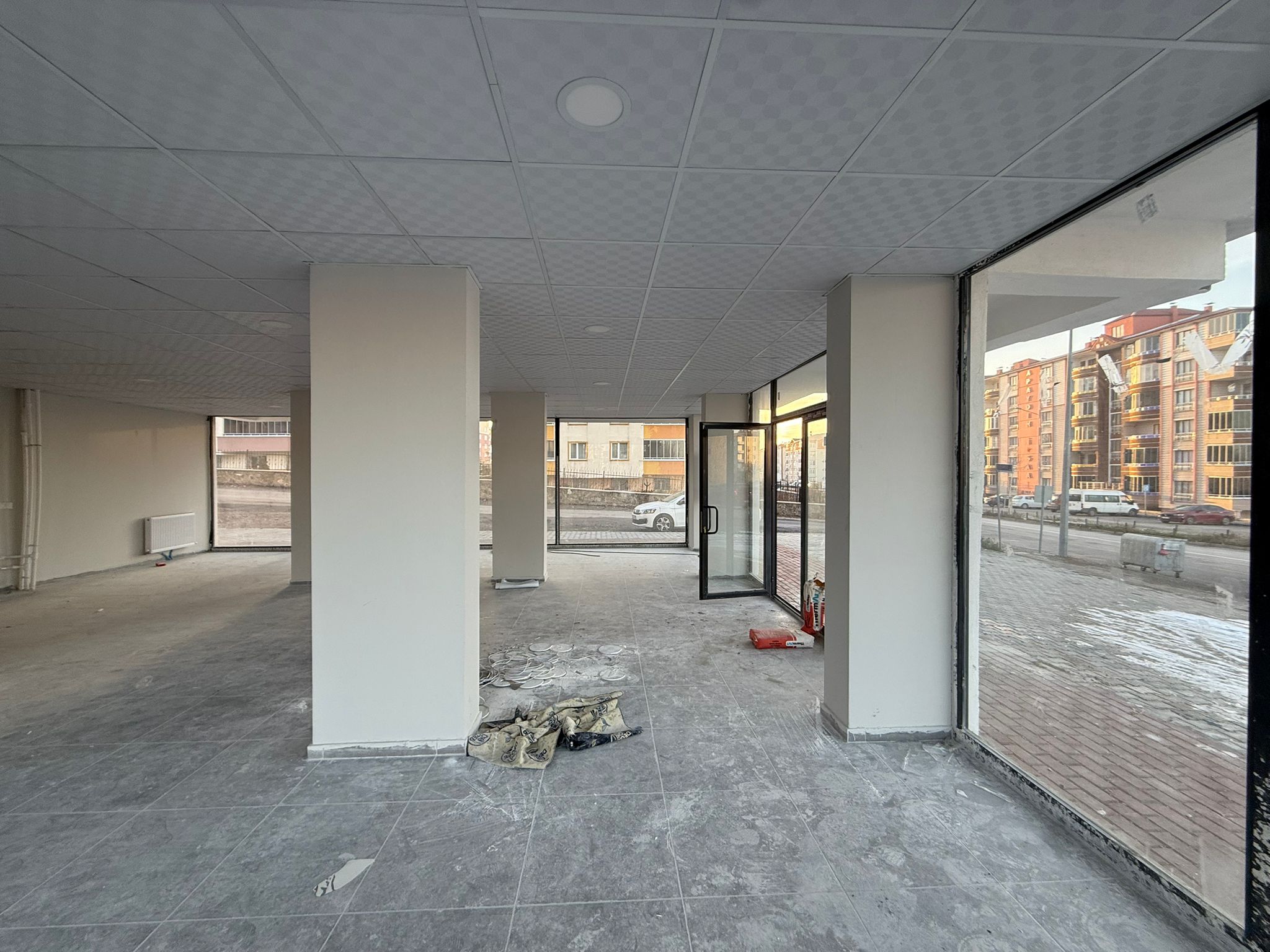 YUNUS EMRE'DE KİRALIK DÜKKAN